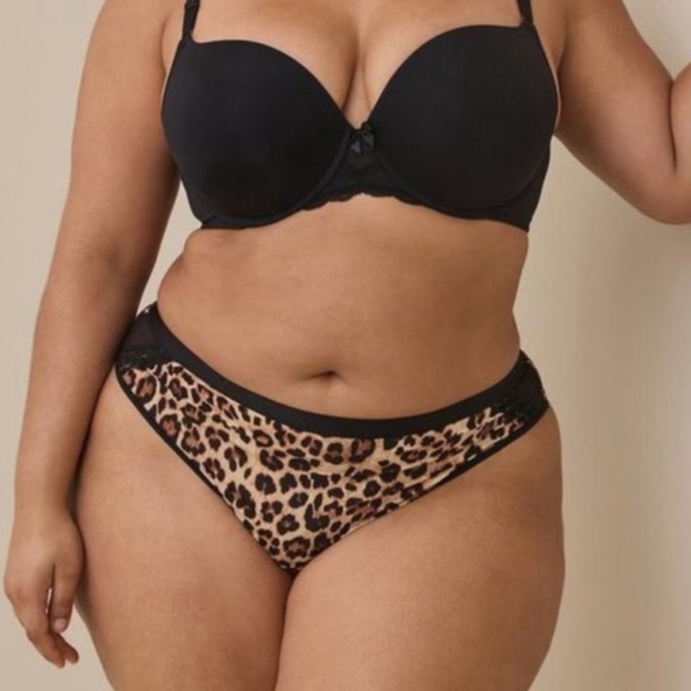 Torrid Second Skin Leopard Print Mid-Rise Thong Panty Lace Trim Size 0
